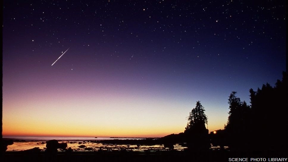 ये मौका आसमान में टूटते तारों की आतिशबाज़ी देखने का है - star