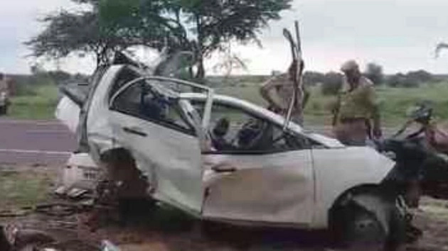 टैंकर एवं कार की टक्कर में पांच की मौत - 5 dies in road accident