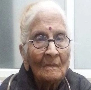 1 लाख ऑपरेशन करने वाली 90 वर्षीय पद्मश्री डॉक्टर दादी भक्ति यादव का निधन