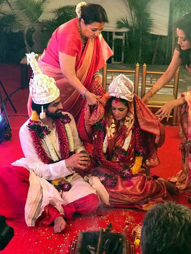 रिया सेन की शादी का एलबम - Riya Sen, Shivam Tewari, Wedding, Photo