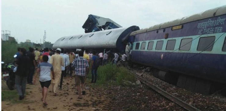 घायल यात्रियों का मेरठ व मुजफ्फरनगर के अस्पतालों में इलाज - Train accident