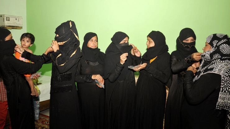 तीन तलाक़ : मुसलमान औरतों को राहत या गले की फांस? - teen talaq Rajya Sabha