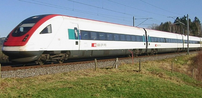स्विट्जरलैंड के सहयोग से भारत विकसित करेगा ‘टिल्टिंग’ ट्रेन