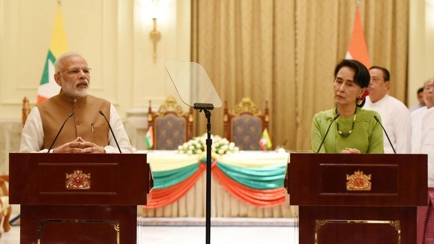 म्यांमार में सू की से मिले पीएम मोदी, रोहिंग्या मुसलमानों पर हुई बात... - PM Modi meets Myanmar's State Counsellor Aung San Suu Kyi
