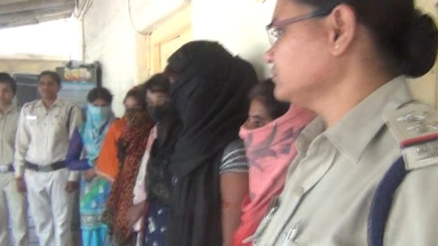डेरों पर जिस्मफरोशी का खेल, 11 लड़कियां गिरफ्तार - prostitution, bandhada community, Neemuch