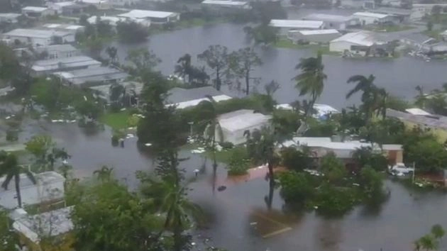 इरमा चक्रवात फ्लोरिडा तक पहुंचा, बाढ़ जैसी स्थिति - Irma cyclone, florida, strong winds, flood