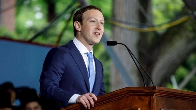 फेसबुक के नकारात्मक प्रभावों के लिए जुकरबर्ग ने माफी मांगी - Mark Zuckerberg