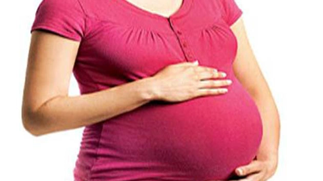 अमेरिका ने गर्भवती महिलाओं के आने पर लगाई रोक