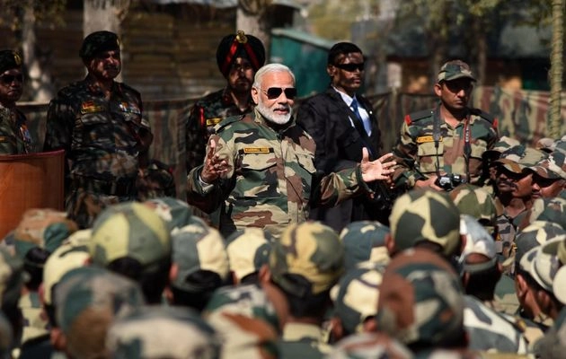 कश्मीर में सैनिकों के साथ मोदी की दिवाली, कहा... - PM Modi celebrates Diwali with troops in Gurez