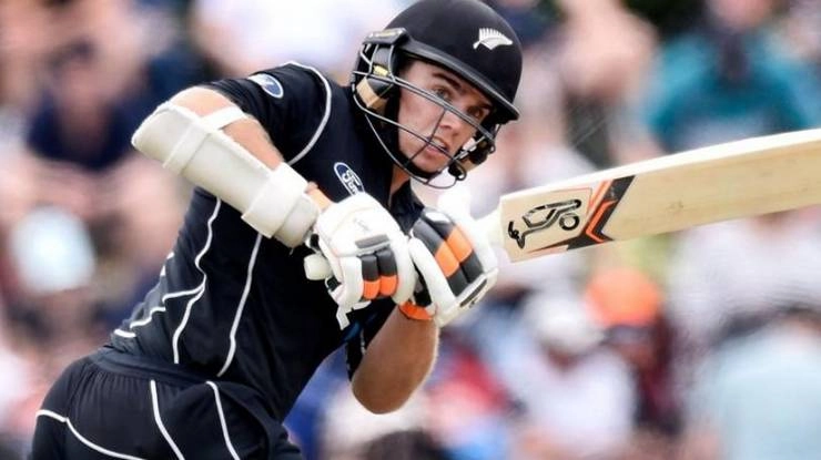 टॉम लेथम के विस्फोटक शतक की बदौलत न्यूजीलैंड ने भारत को 7 विकेटों से हराया