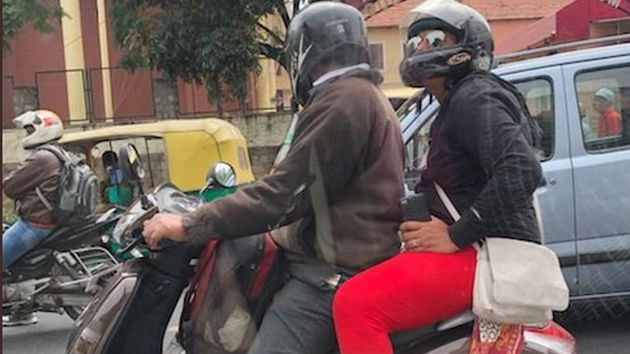 सचिन तेंदुलकर ने बाइक पर बैठने वाली महिलाओं को दी सलाह - Sachin Tendulkar, bike, helmet