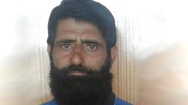 कश्‍मीर में पुलिस पर हमले, एक पुलिसकर्मी शहीद, 3 जख्‍मी