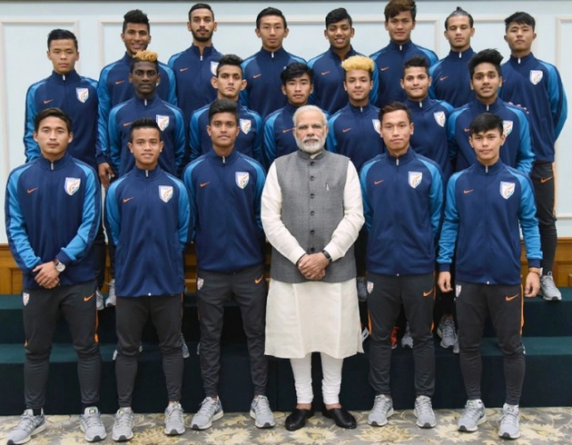 युवा फुटबॉलरों पर भविष्य की भारी जिम्मेदारी : नरेन्द्र मोदी - Narendra Modi, Prime Minister, Football, Youth Footballer
