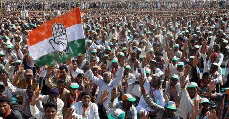 गुजरात कांग्रेस के नाराज नेताओं को मनाएगी चौकड़ी - Gujrat congress