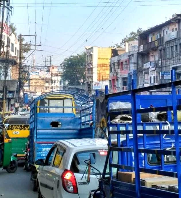 जाम से वाहन चालक त्रस्त, इंदौर पुलिस मस्त | Indore Traffic Police
