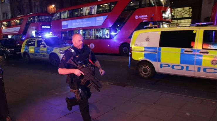 लंदन के ऑक्सफोर्ड सर्कस स्टेशन पर कथित 'आतंकी घटना’ - London, Oxford Circus Station, terrorist incident,