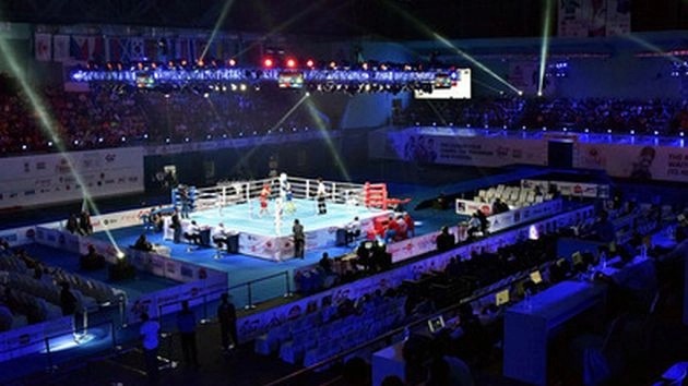 विश्व बॉक्सिंग चैंपियनशिप में आग, फाइनल में विलंब