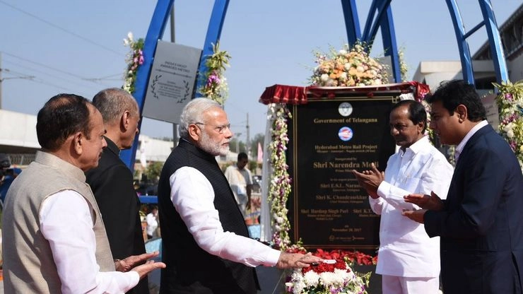 प्रधानमंत्री ने हैदराबाद को दी मेट्रो की सौगात
