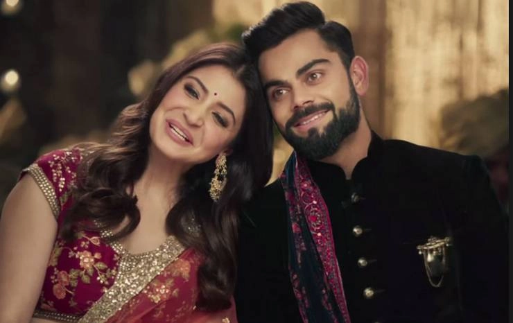 वायरल हो रहा विरुष्का का एक और रोमांटिक वीडियो - Virat Kohli Romantic song Video for Anushka Sharma