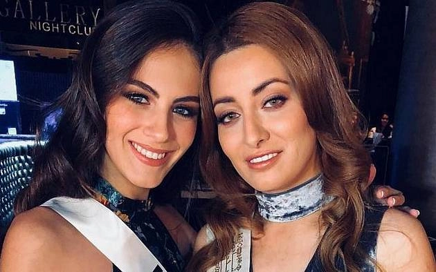 मिस इराक को महंगी पड़ी मिस इसराइल संग सेल्फी, छोड़ना पड़ा देश - miss iraq takes selfie with miss israel