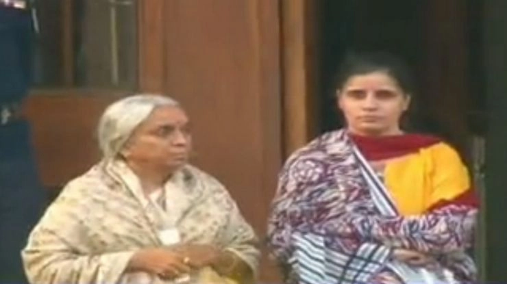 पाकिस्तानी की डरावनी हरकत, जाधव की मां और पत्नी से बुरा व्यवहार... - Kulbhushan Jadhav Pakistan Jail