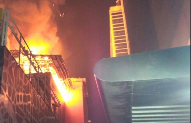 मुंबई: कमला मिल कंपाउंडमध्ये आग, 14 जणांचा मृत्यू