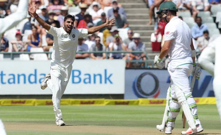 दक्षिण अफ्रीका को रोकने के बाद भारत लड़खड़ाया - Bhuvneshwar Kumar, AB de Villiers, India-South Africa Test
