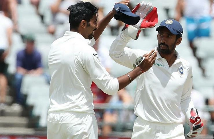 साहा ने विकेट के पीछे 10 शिकार लेकर धोनी को पछाड़ा - Riddhiman Saha, 10 wickets, MS Dhoni