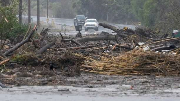 कैलिफोर्निया में भूस्खलन, बाढ़ से 13 की मौत