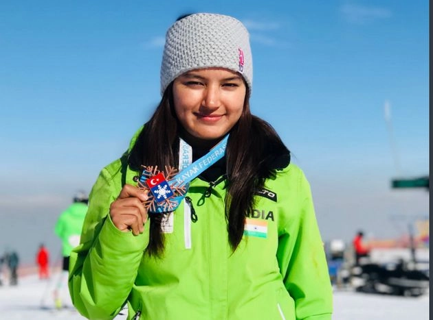 आंचल ठाकुर ने स्कीइंग में जीता पहला पदक, मोदी ने दी बधाई