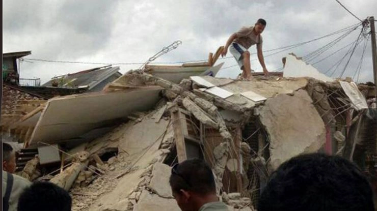 इंडोनेशिया के जावा में आया भूकंप, छह विद्यार्थी घायल - Earthquake, Jakarta, Indonesia