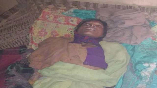 झारखंड में भूख से मरी आदिवासी युवती - a tribal woman died due to hunger in Jharkhand