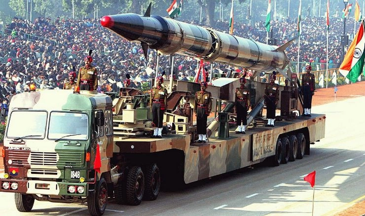 हमारी मिसाइलें केवल प्रदर्शनी और राजपथ पर वाहवाही लूटने के लिए हैं?