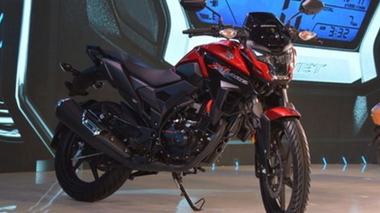 होंडा ने शुरू की एक्स ब्लेड की बुकिंग - Honda motorcycle X blade