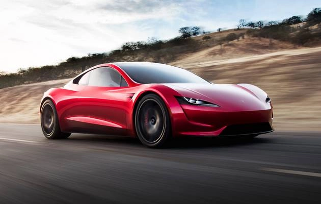 सिंगल चार्ज में यह कार चलेगी 1000 किमी, टॉप स्पीड 400 किमी... - Tesla Roadster