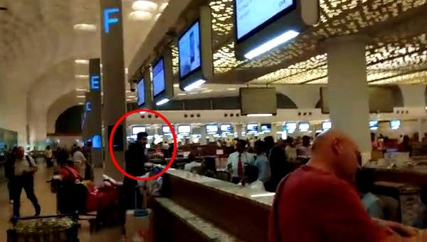 मुंबई एयरपोर्ट पर हंगामा, कर्मचारी बोले- मोदी को जाकर बताओ (वीडियो) - Mumbai Airport Passenger