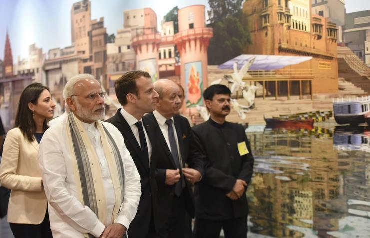 मोदी ने मैक्रों को कराया नौका विहार, गंगा से देखी वाराणसी की सांस्कृतिक धरोहर - Narendra Modi Prime Minister Narendra Modi