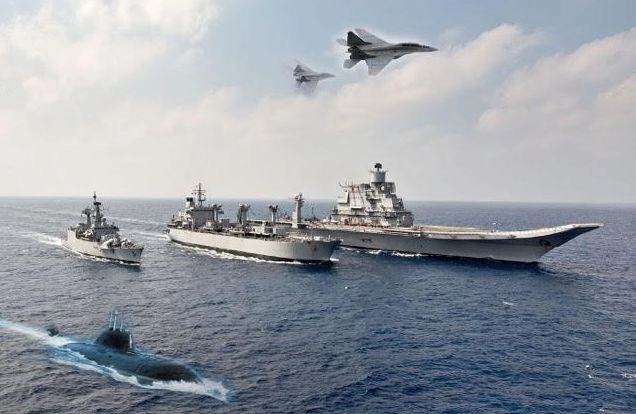 नौसेना दिवस : LAC पर चीन से निपटने के लिए तैयार है इंडियन नेवी, तीनों सेनाओं ने कसी कमर : कर्मबीर सिंह - Prepared to face both COVID-19, Chinese challenge on LAC: Navy chief