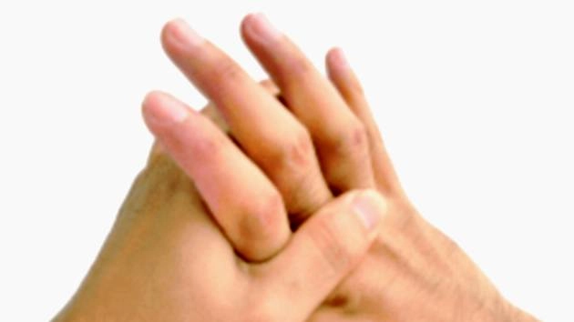 अंगुलियां चटकाने पर क्यों होती है आवाज़? - Finger