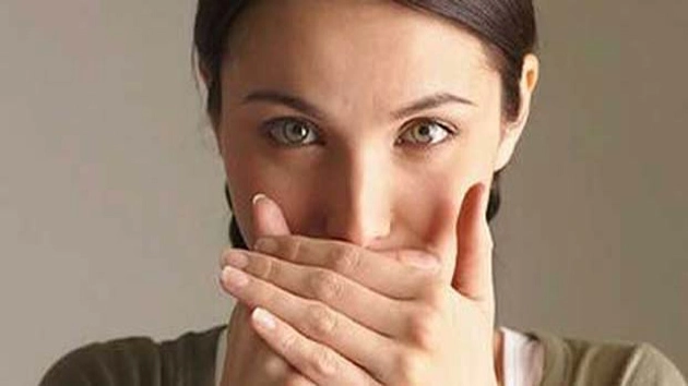 मुंह के छालों से परेशान हैं तो करें ये सरल 9 उपाय... - Mouth Ulcers Treatment