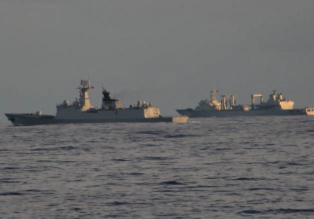 हिंद महासागर में घुसे तीन चीनी युद्धपोत, भारतीय नौसेना भी तैयार - China warships in Indian ocean