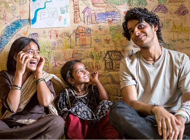 Movie Review of Hindi Film Beyond the clouds | बियॉण्ड द क्लाउड्स : फिल्म समीक्षा