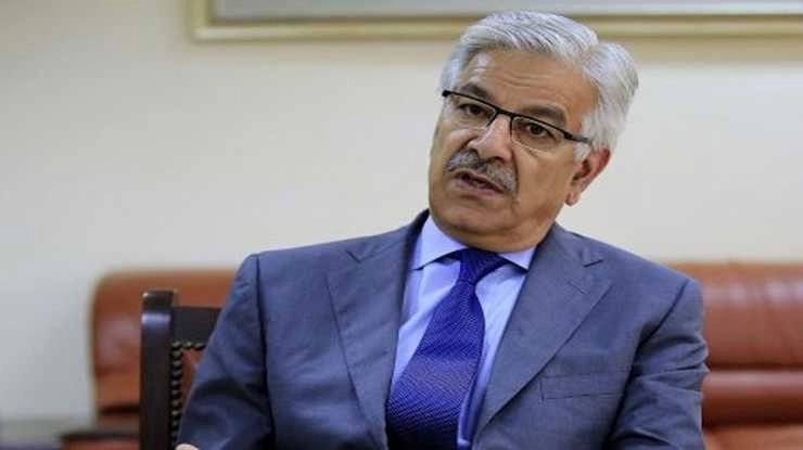 नवाज के बाद अब ख्वाजा आसिफ को झटका - Pakistan’s Foreign Minister Khawaja Asif disqualified as   member of Parliament for life