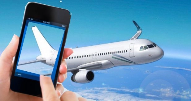 खुशखबर, हवाई सफर के दौरान कर सकेंगे मोबाइल पर बात, चला सकेंगे इंटरनेट