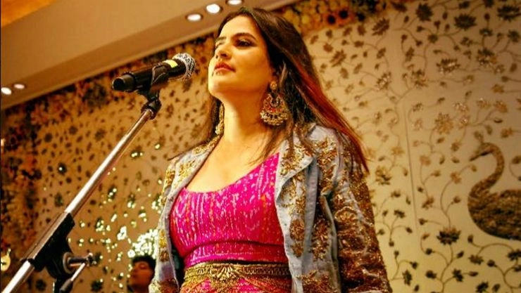 मशहूर गायिका सोना महापात्र को ईमेल पर मिली धमकी - Singer Sona Mahapatra, Threat on Email