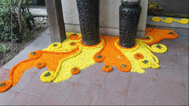 अपना आंगन यूं सजाएं फूलों की रंगोली से... - decoration by Rangoli