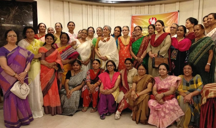 मां, आत्मीय मुस्कान, शीतल एहसास : वामा साहित्य मंच ने मनाया मदर्स डे - vama sahitya manch Mothers Day