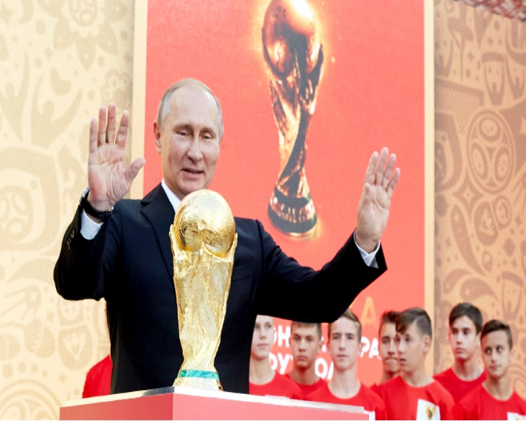 फीफा विश्व कप का आयोजन बना पुतिन की नाक का बाल, ये इंतज़ाम आपको हैरान कर देंगे - FIFA World Cup hosted Russia for the first time