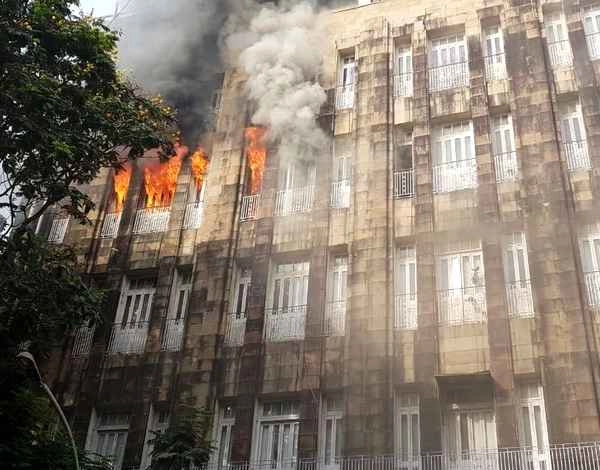 मुंबई के सिंधिया हाउस में आग, यहां पर हैं माल्या-नीरव के अहम दस्तावेज - Mumbai Scindia House fire