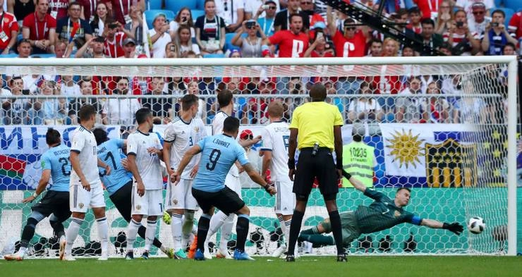 FIFA WC 2018 : उरुग्वे ने रूस को 3-0 से हराया, ग्रुप ए में पहुंचा टॉप पर - Russia Uruguay FIFA World Cup 2018